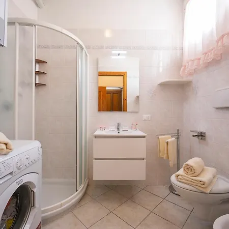 Apartment Casa Caterina 250m From Lake - Happy